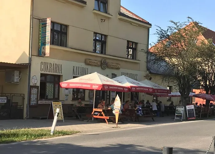 Adela's Czech Nyaraló