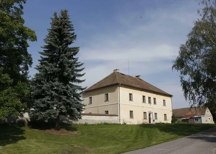 Adela's Czech Nyaraló *